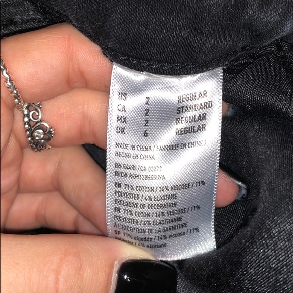 American Eagle Black High Waisted Jeans - Picture 3 of 3